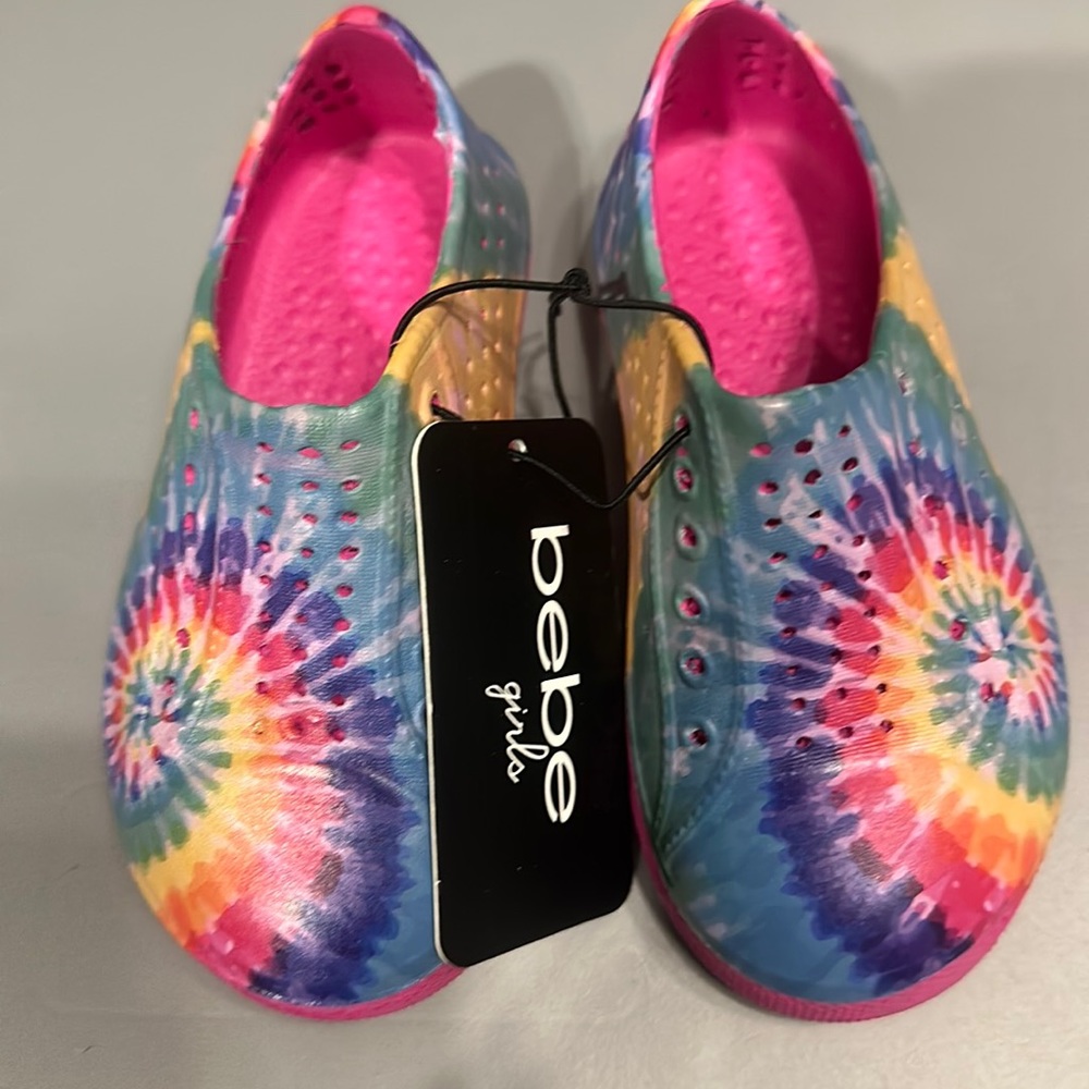 BEBE GIRLS TODDLER FUSCHIA & BLUE TIE DYE WATER SHOES: NWT: SZ 5/6